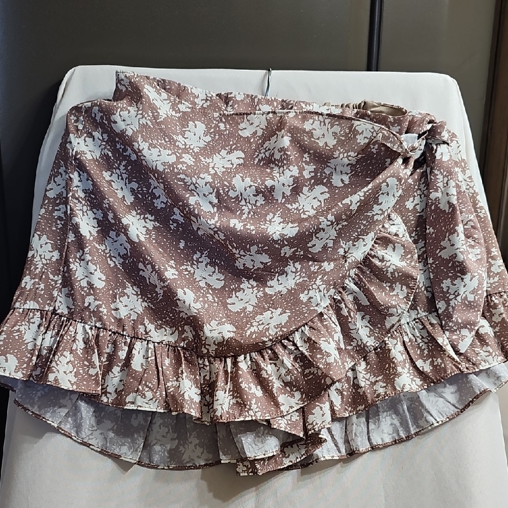 By Together Brown Floral Skort